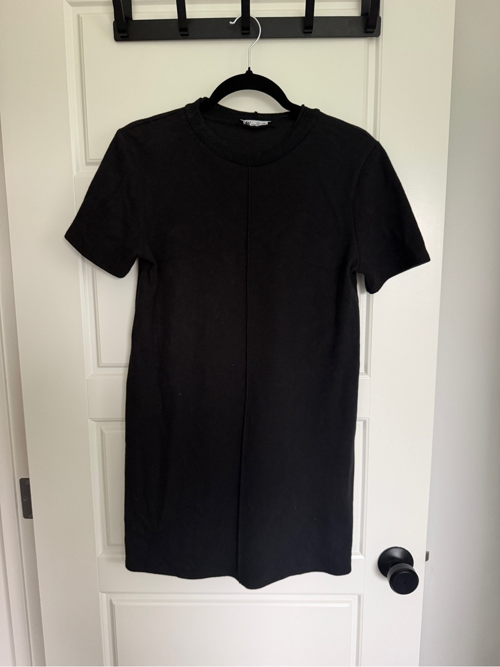 Zara Black Short-Sleeve Knit Shift Mini Dress